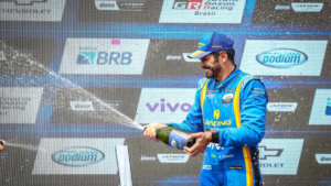 Thiago Camilo vence corrida sprint da Stock Car em Goiânia