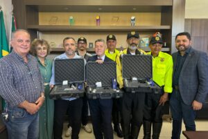 Detran entrega etilômetros para SMTA reforçar fiscalização em Aparecida de Goiânia